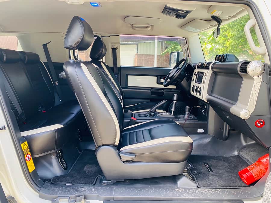 Toyota FJ Cruiser 2017 #8 Toyota FJ Cruiser 2017 car image #8