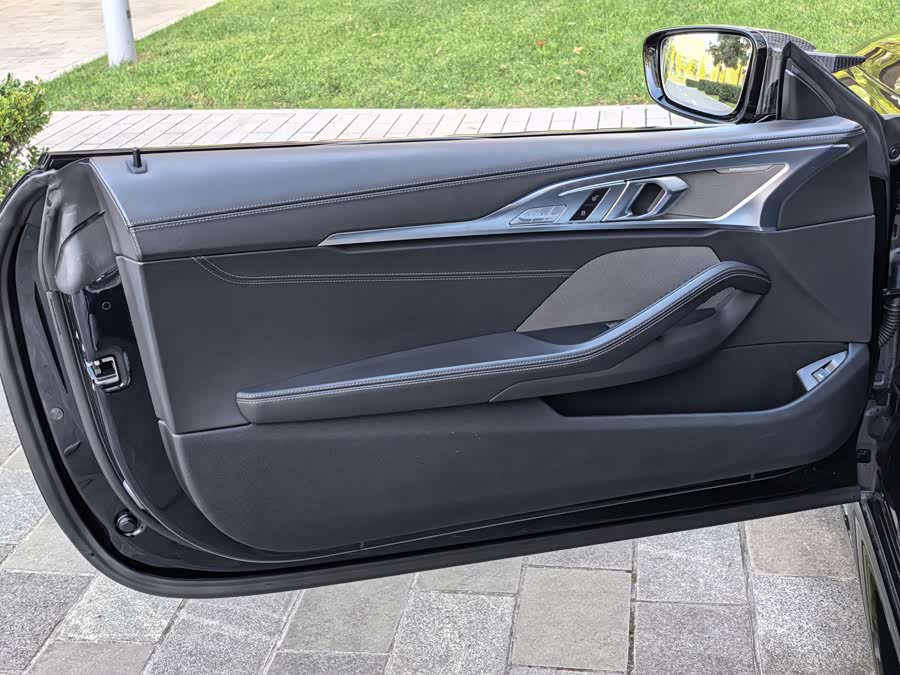 BMW 8 Series 2023 car image #8