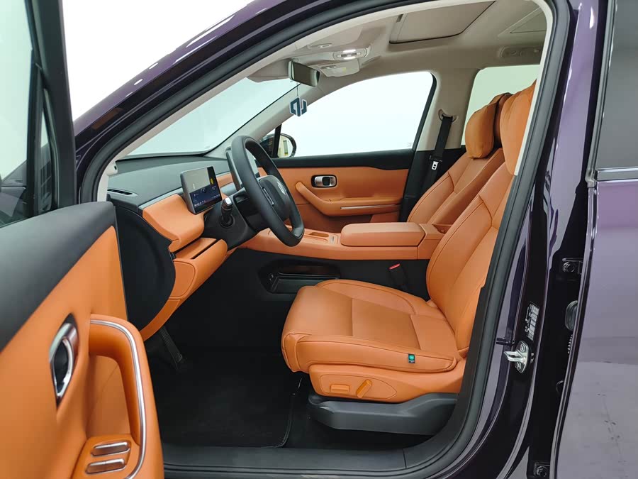 零跑汽车 零跑C16 2024 汽车图片 #8