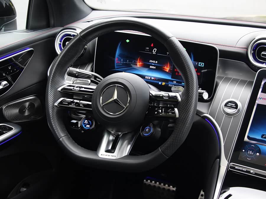 Mercedes-Benz GLC Coupe AMG 2024 صورة سيارة #8