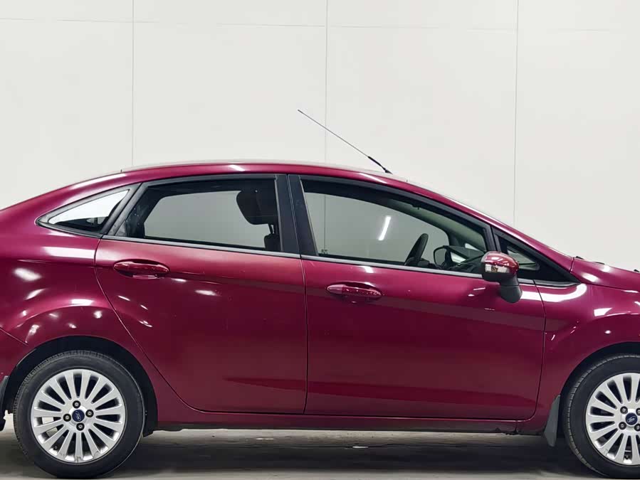 Ford Fiesta 2012 car image #8