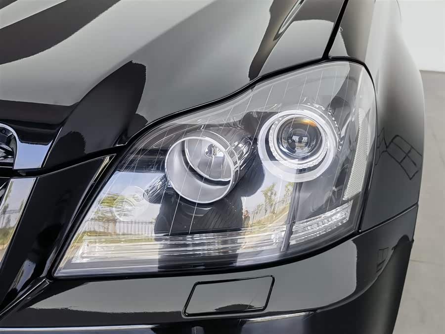 Mercedes-Benz GL Class 2012 car image #8