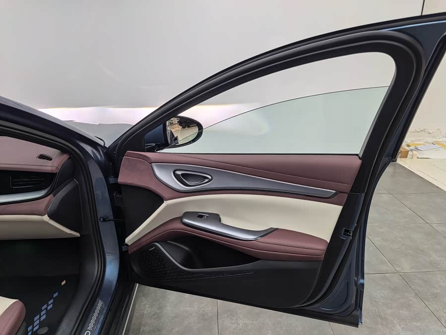 BYD Seal 07 DM-i 2025 imagen de coche #8