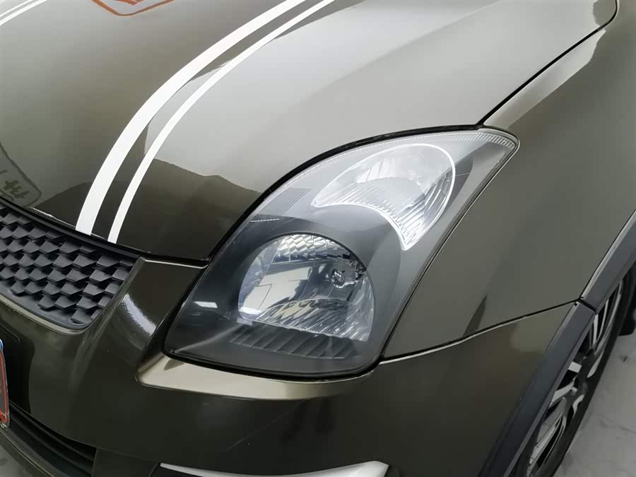 Soueast Swift 2015 car image #8