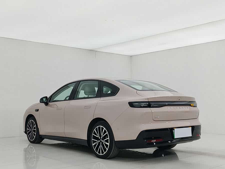 零跑汽车 零跑B01 2025 汽车图片 #8