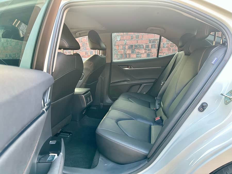 Toyota Camry 2022 immagine di auto #8