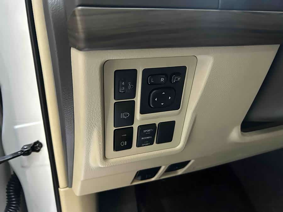 Toyota Prado (Imported) 2014 car image #8