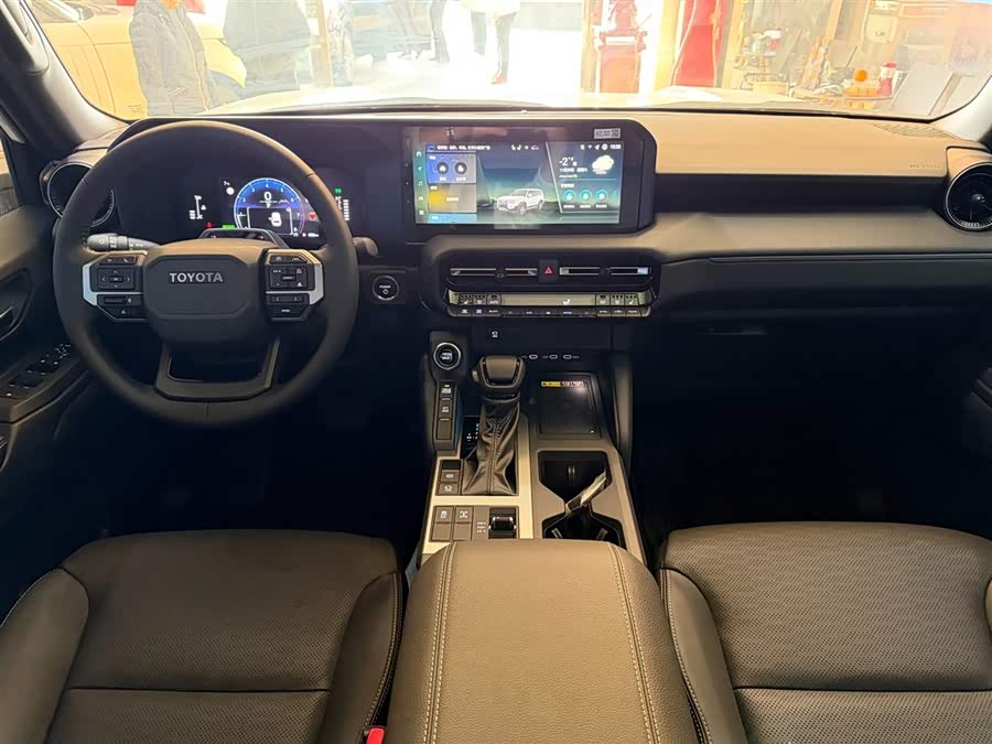 丰田 普拉多 2025 汽车图片 #8