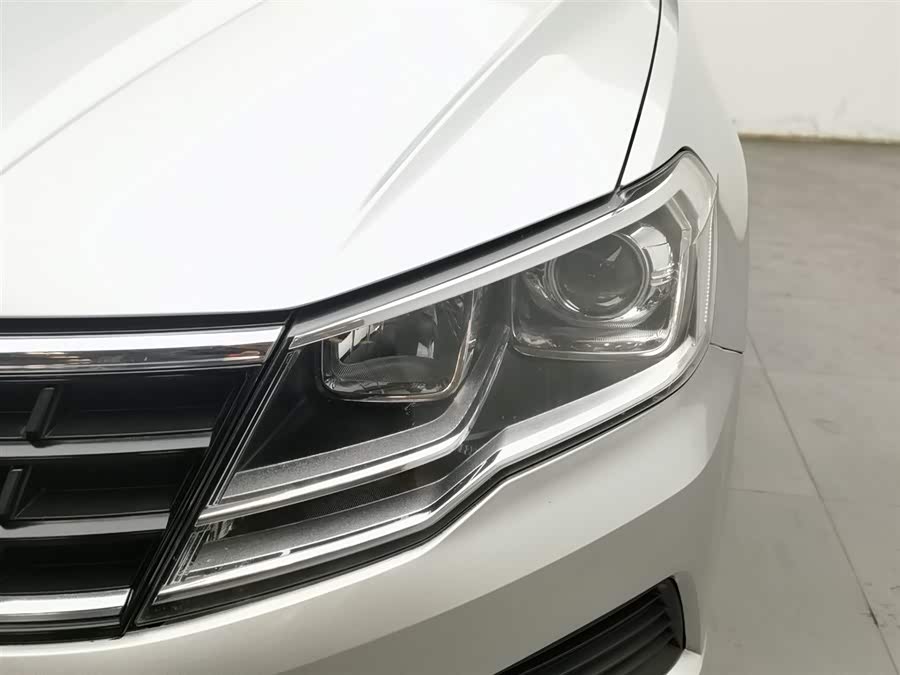 Volkswagen Jetta 2019 immagine di auto #8