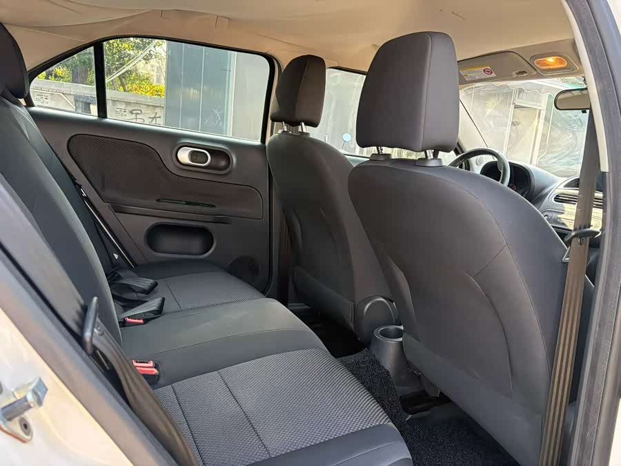 MG 3 2014 car image #8