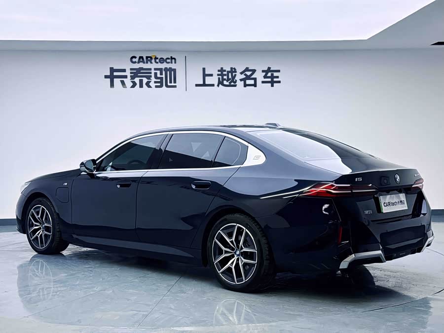 BMW i5 2024 car image #8