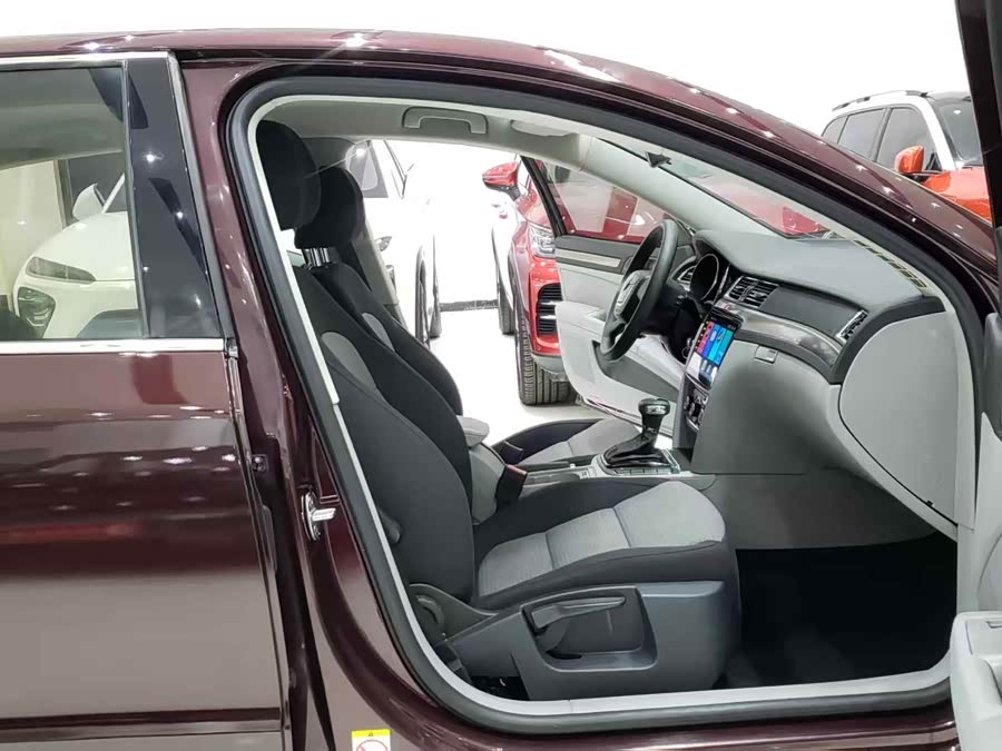 Skoda Superb 2012 imagen de coche #8