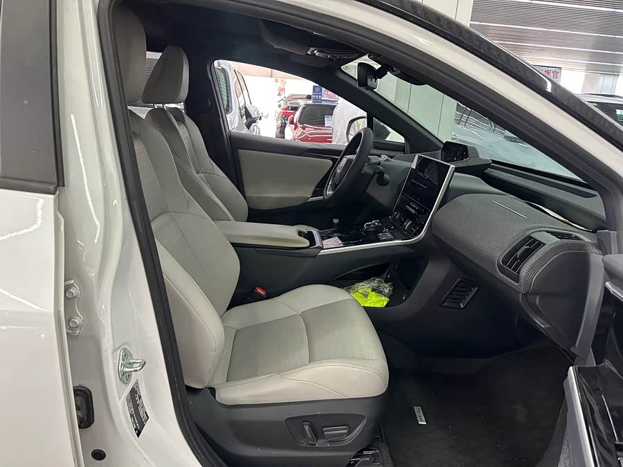 Toyota bZ4X 2023 immagine di auto #8