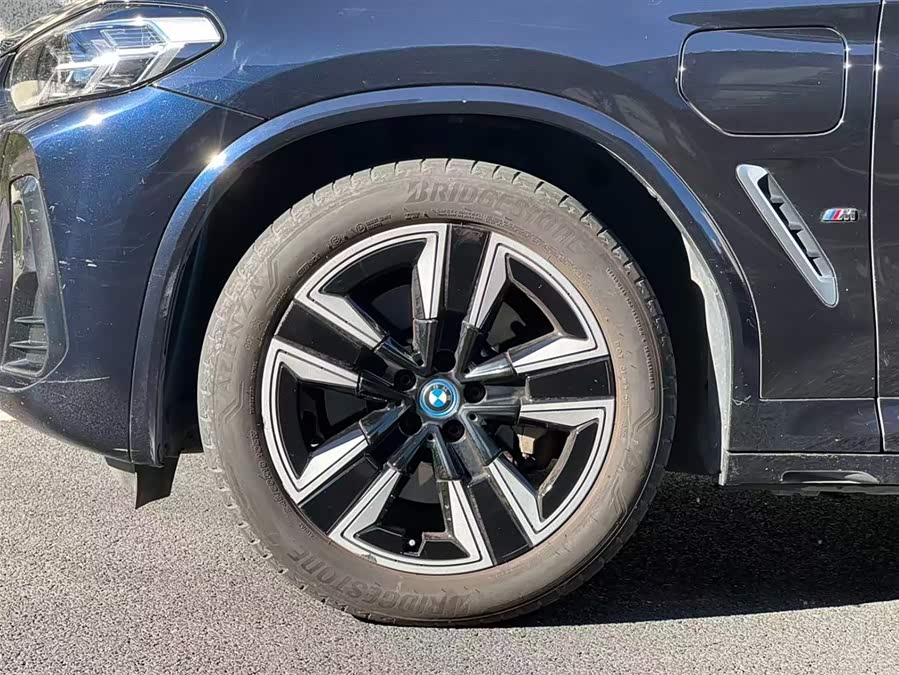 BMW iX3 2023 #8 BMW iX3 2023 car image #8