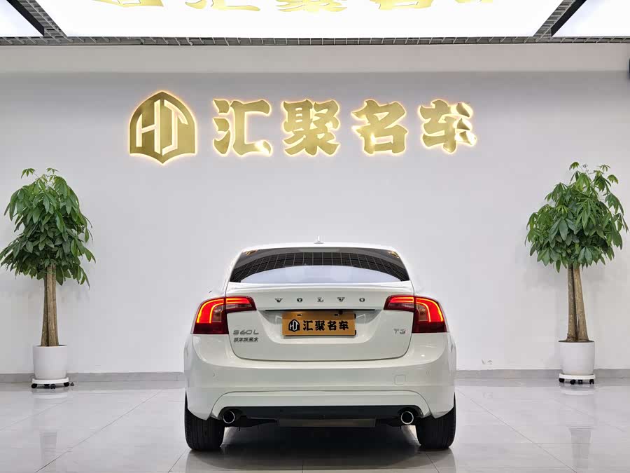 Volkswagen GolfGTI 2011 #8 Volkswagen GolfGTI 2011 car image #8