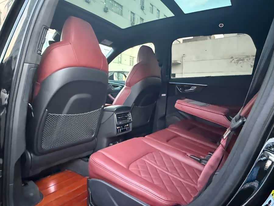 Audi SQ7 2024 #8 Audi SQ7 2024 car image #8