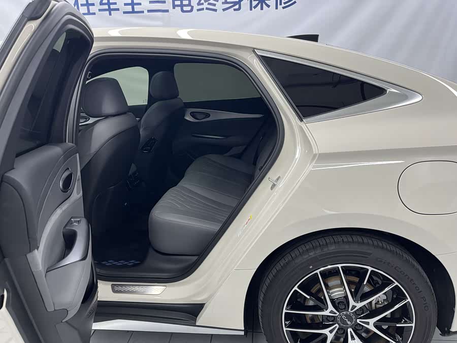 BYD Seal 07 DM-i 2025 car image #8