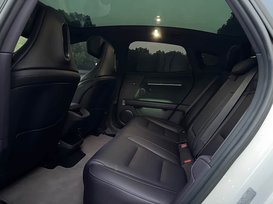 阿维塔 阿维塔06 2025 汽车图片 #8