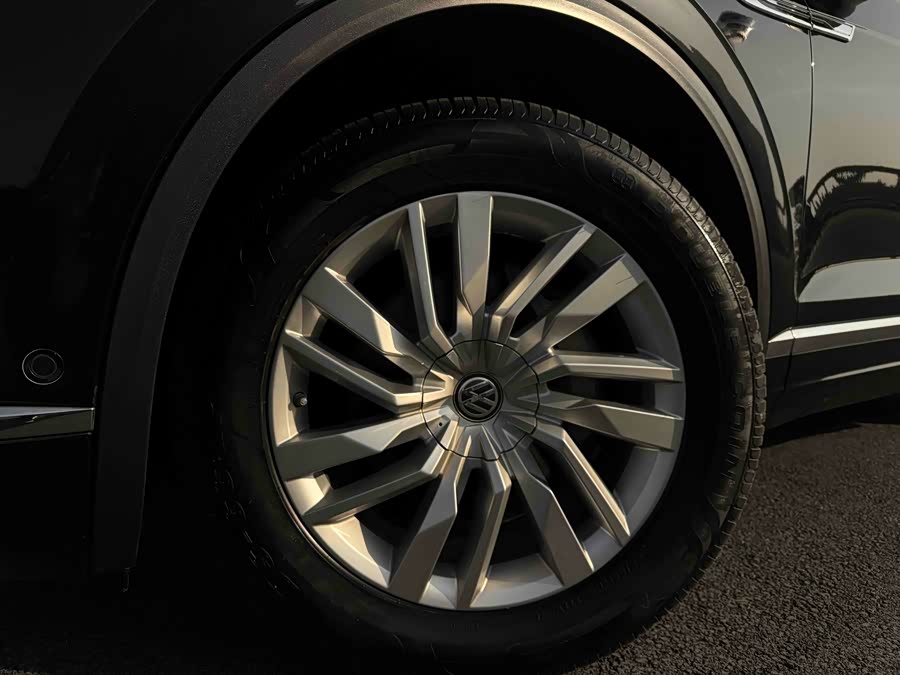 Volkswagen Touareg 2019 car image #8