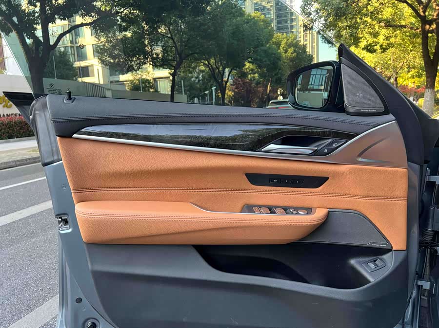 BMW 6 Series GT 2020 immagine di auto #8