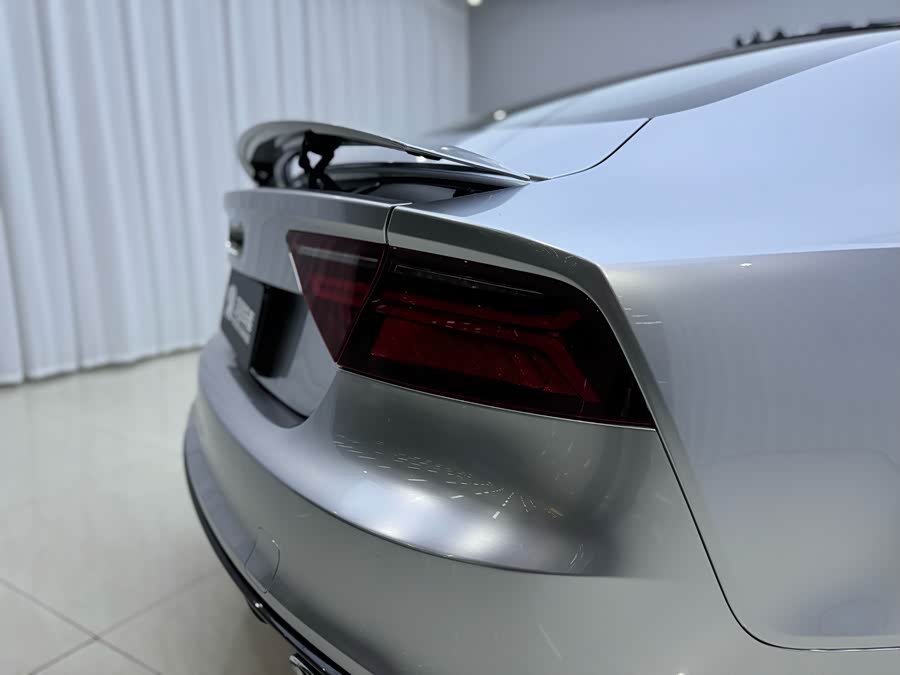 Audi RS 7 2020 car image #8
