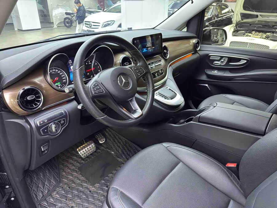 Mercedes-Benz V Class 2020 car image #8