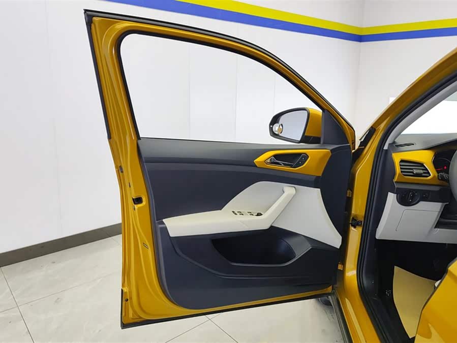 Volkswagen T-Cross 2019 car image #8