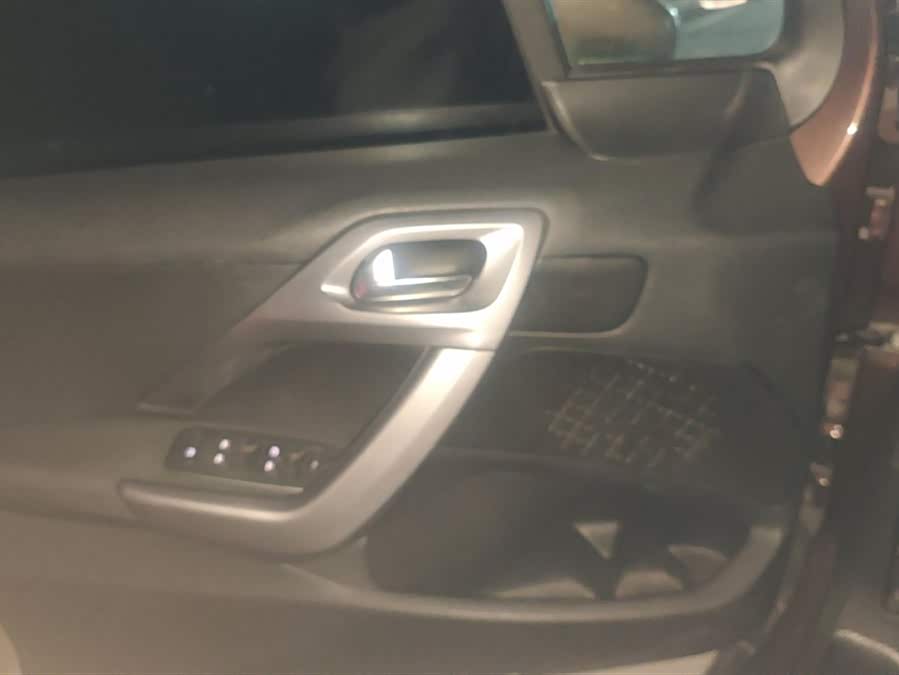 Peugeot 2008 2016 car image #8