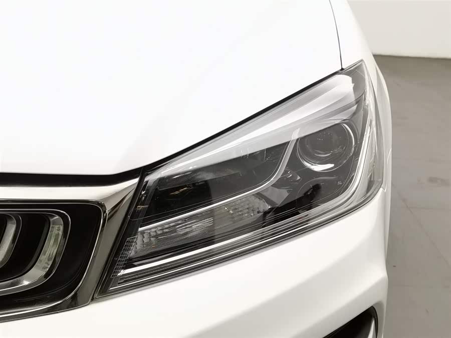 GEELY Emgrand 2018 car image #8