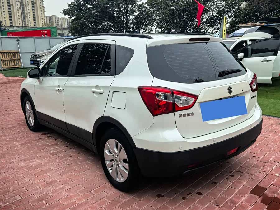 Suzuki S-Cross 2016 immagine di auto #8