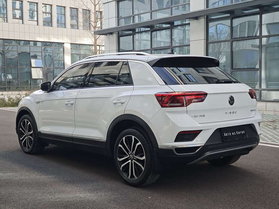Volkswagen T-Roc 2022 car image #8