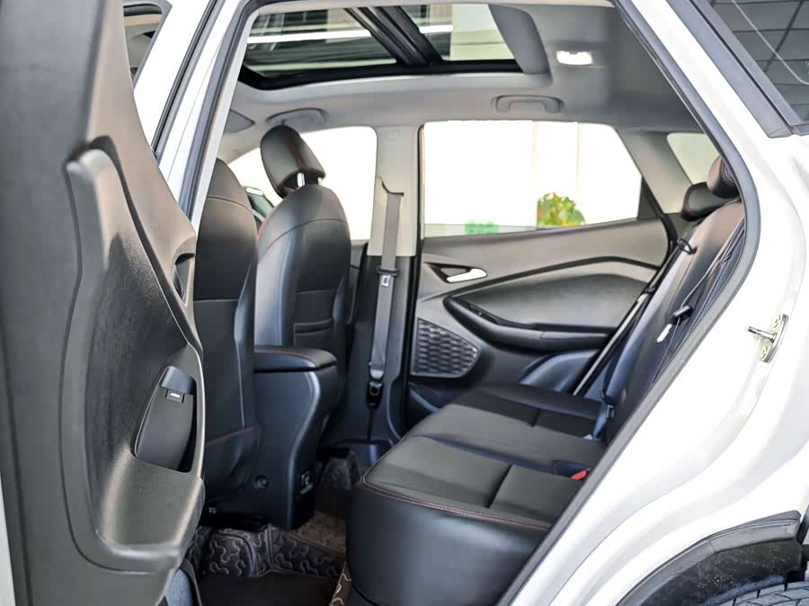 Chevrolet Tracker 2022 #8 Chevrolet Tracker 2022 car image #8
