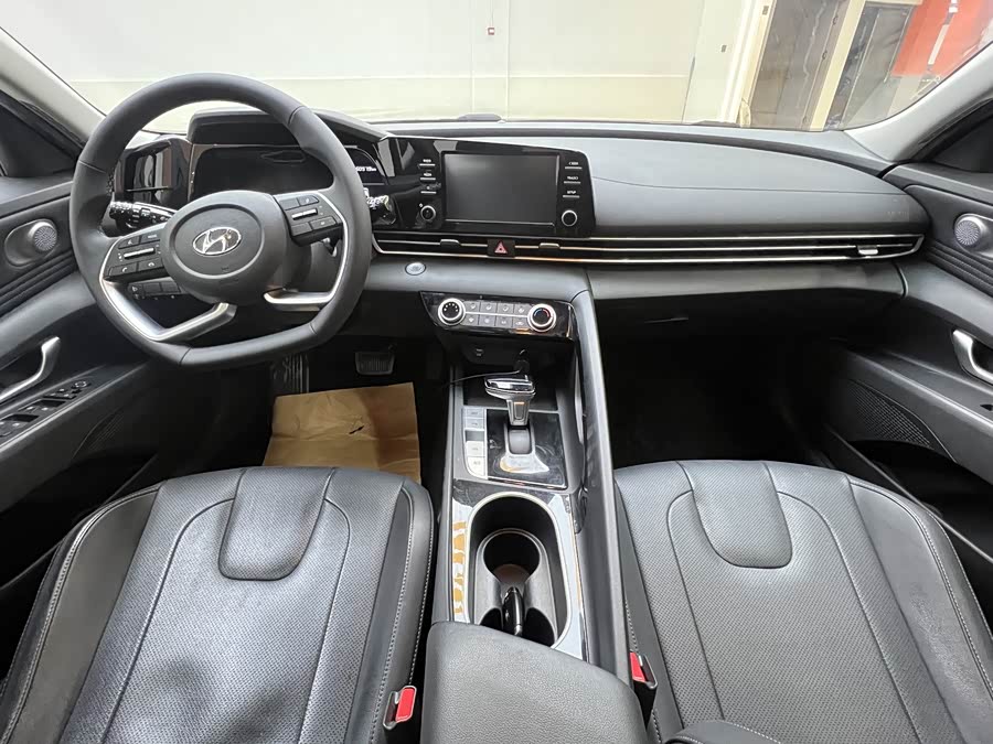 Hyundai Elantra 2021 immagine di auto #8