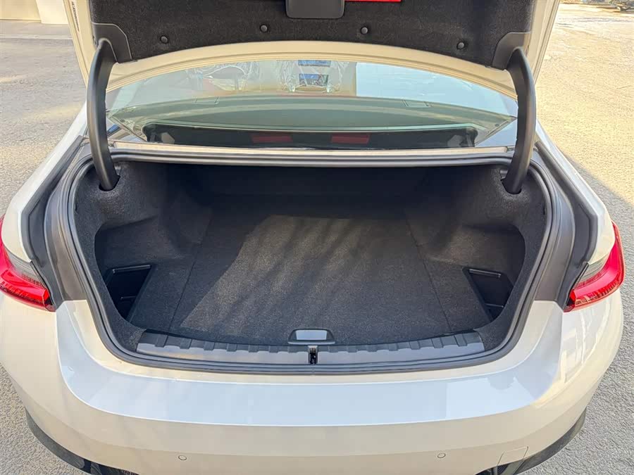 BMW i3 #8 BMW i3 car image #8