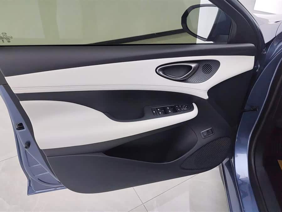 BYD Seal 05 DM-i 2025 #8 BYD Seal 05 DM-i 2025 car image #8