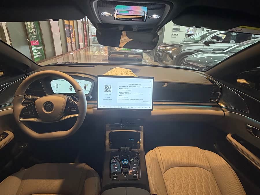 BYD Han 2025 car image #8