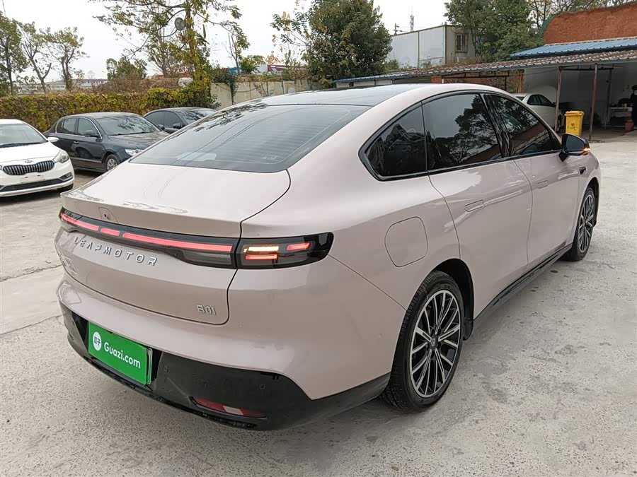 零跑汽车 零跑B01 2025 汽车图片 #8