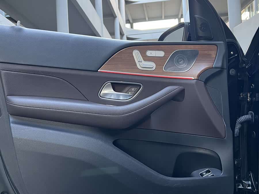 Mercedes-Benz GLE Class New Energy 2021 car image #8