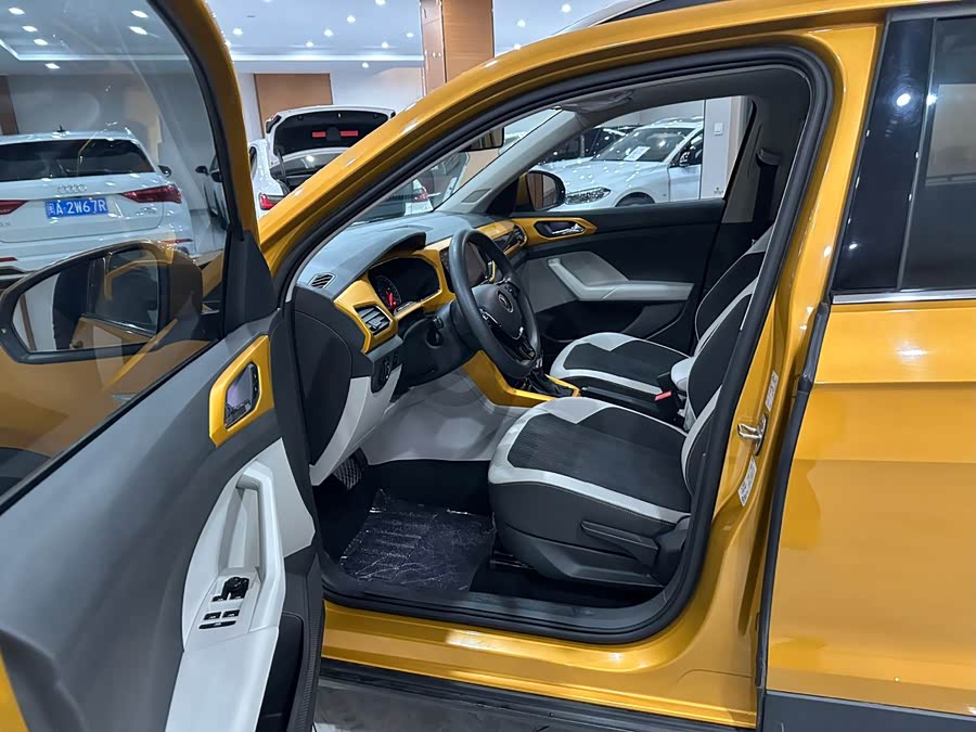 Volkswagen T-Cross 2021 #8 Volkswagen T-Cross 2021 car image #8
