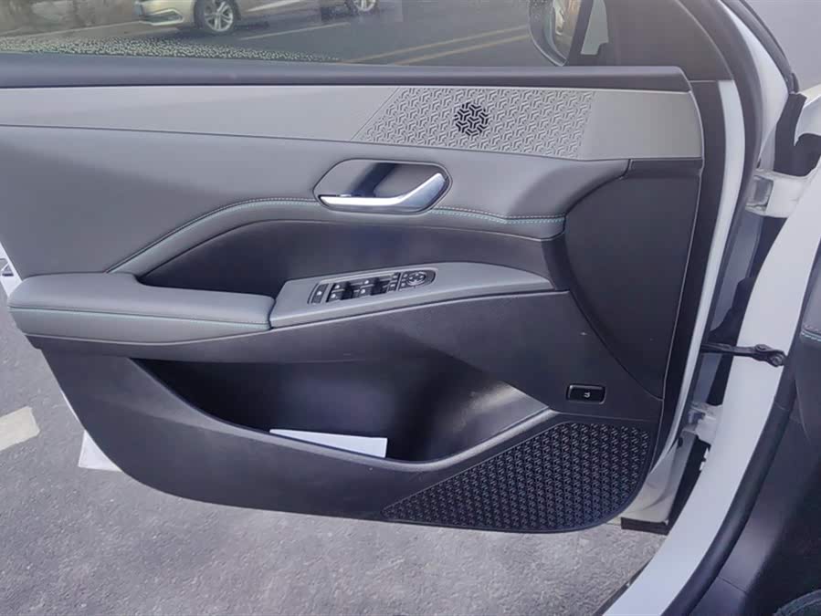 BYD Seal 05 DM-i 2025 #8 BYD Seal 05 DM-i 2025 car image #8