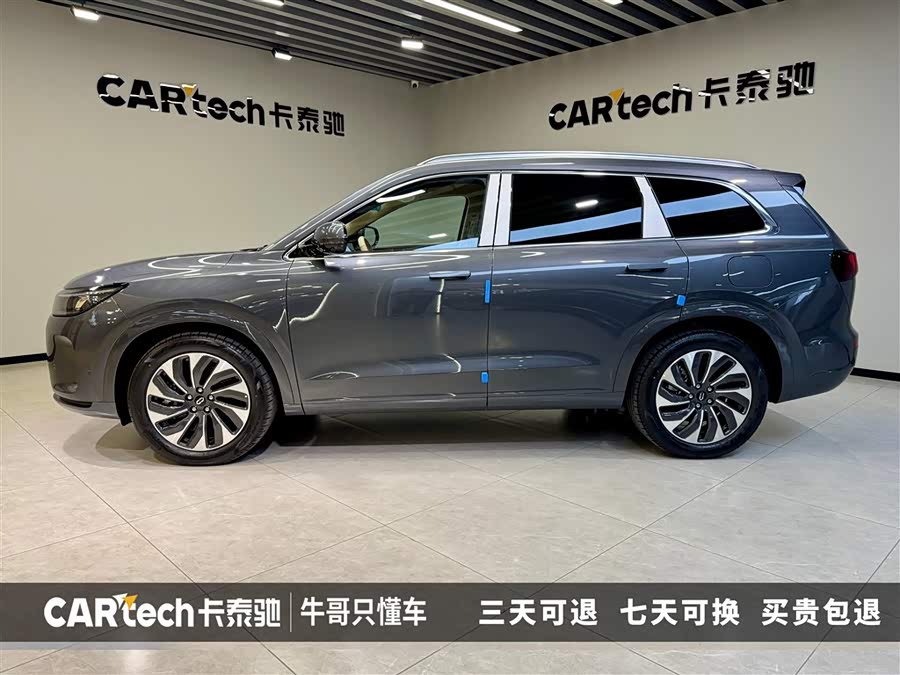 2025 car image #8