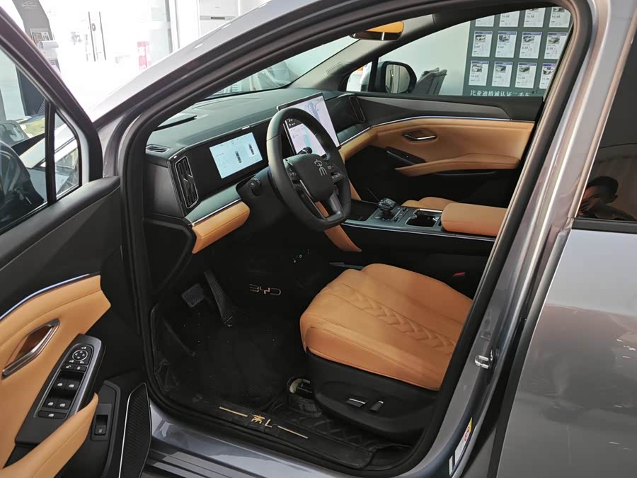 BYD SongL DM-i 2025 car image #8