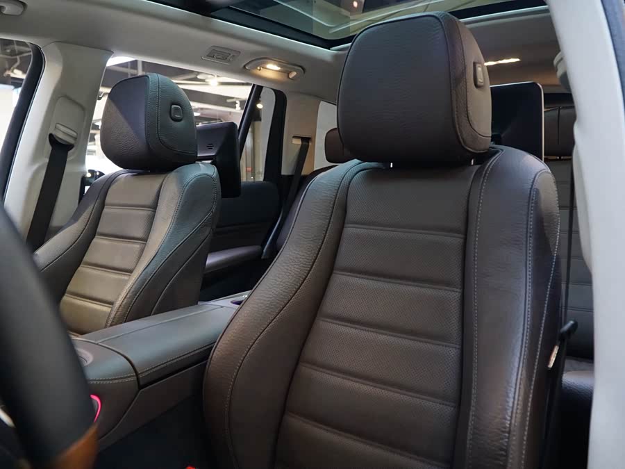 Mercedes-Benz GLS Class 2022 immagine di auto #8