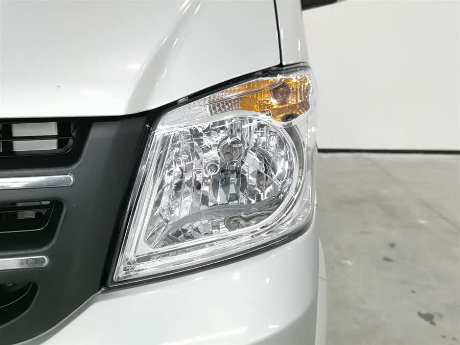 2023 car image #8