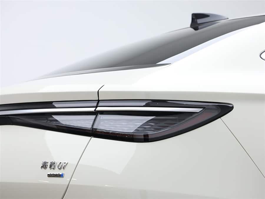 BYD Seal 07 DM-i 2025 imagen de coche #8