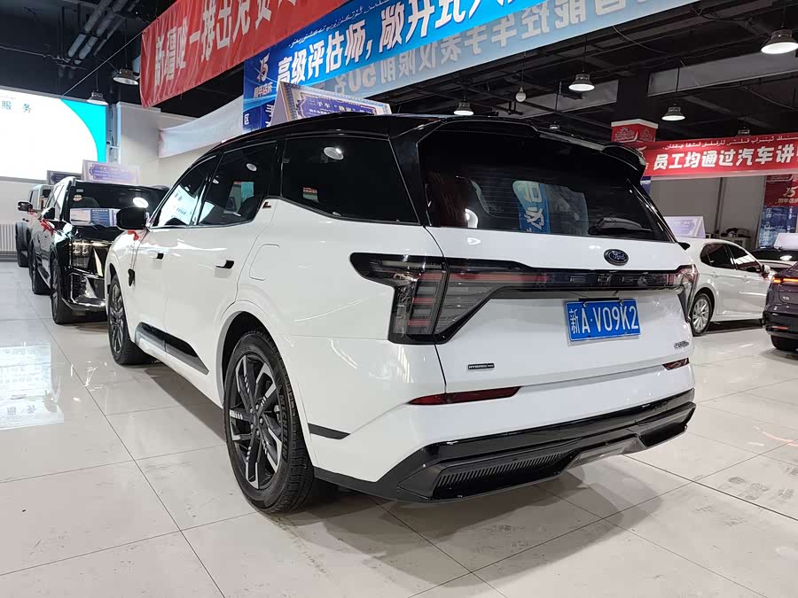 Ford Edge 2023 car image #8