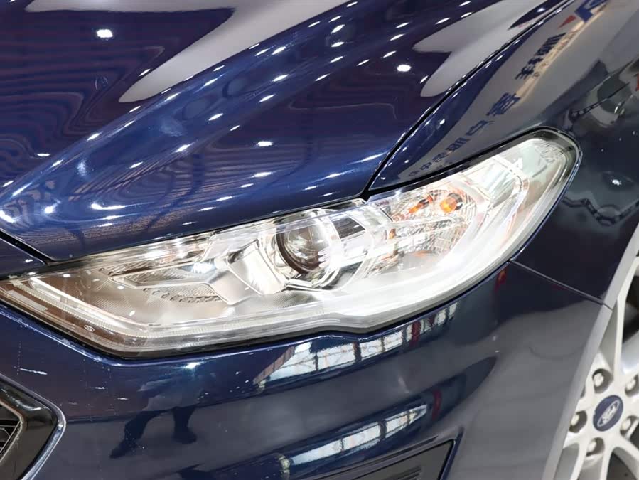 Ford Mondeo 2019 car image #8