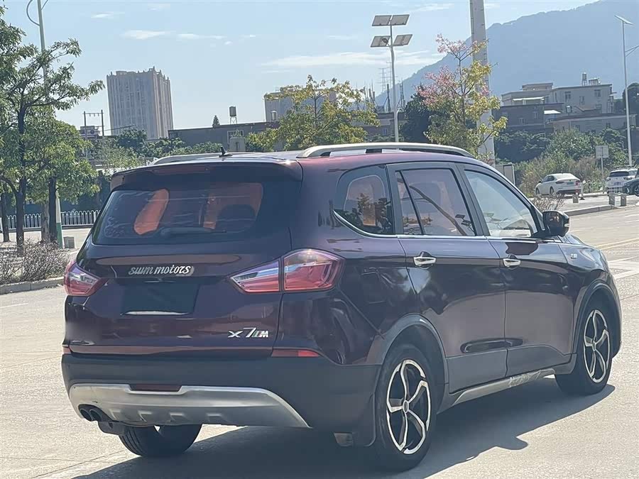 SWM X7 2017 صورة سيارة #8