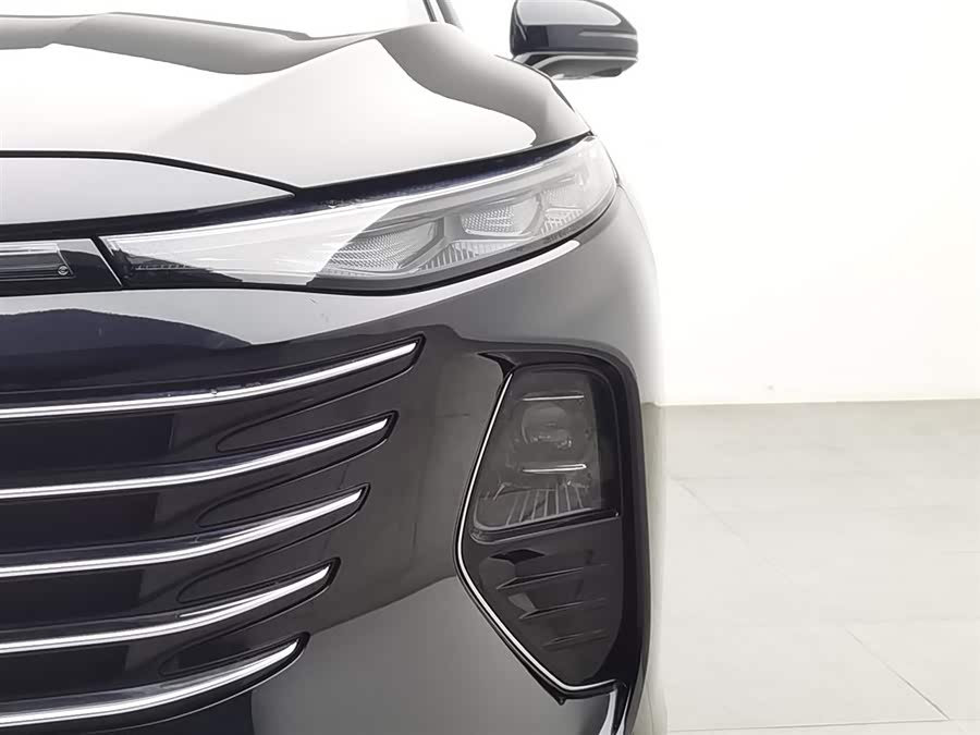 2023 car image #8