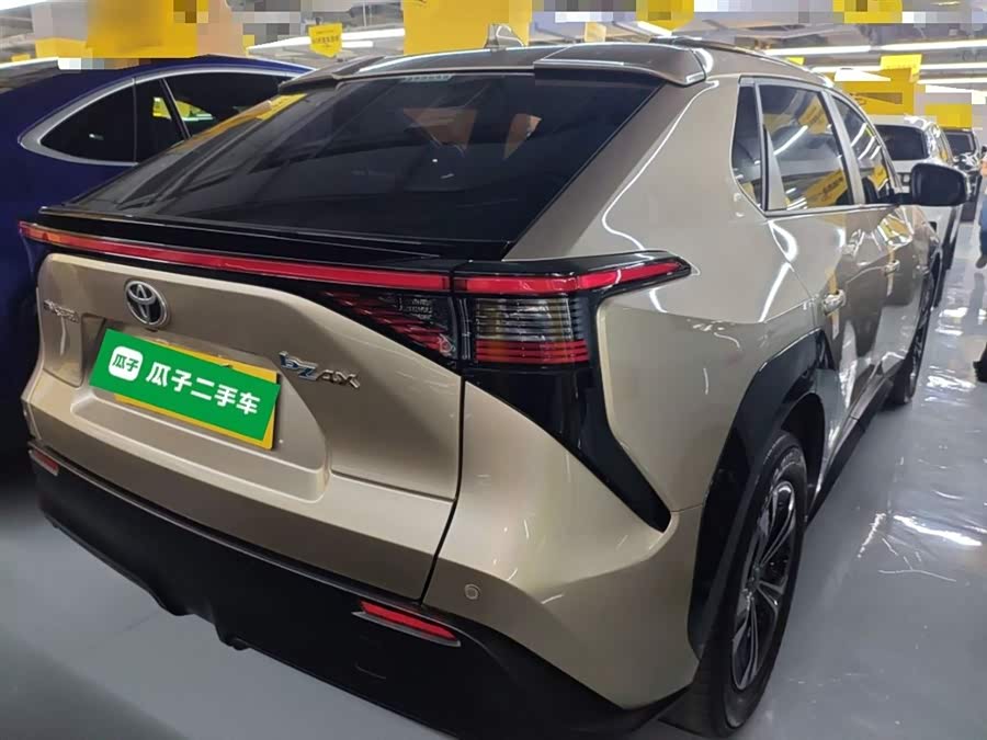 Toyota bZ4X 2022 immagine di auto #8